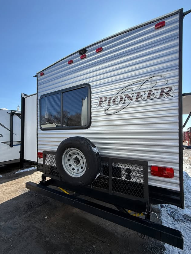 2018_Heartland_Pioneer_Bunkhouse_DS310_back