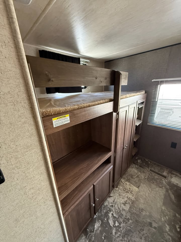 #8232 | 2018 Heartland Pioneer Bunkhouse DS310 Travel Trailer | SALE PENDING