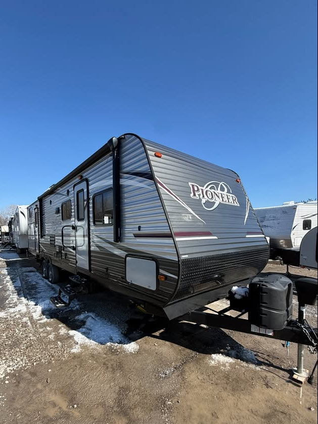 2018 Heartland Pioneer Bunkhouse DS310_entrydoo