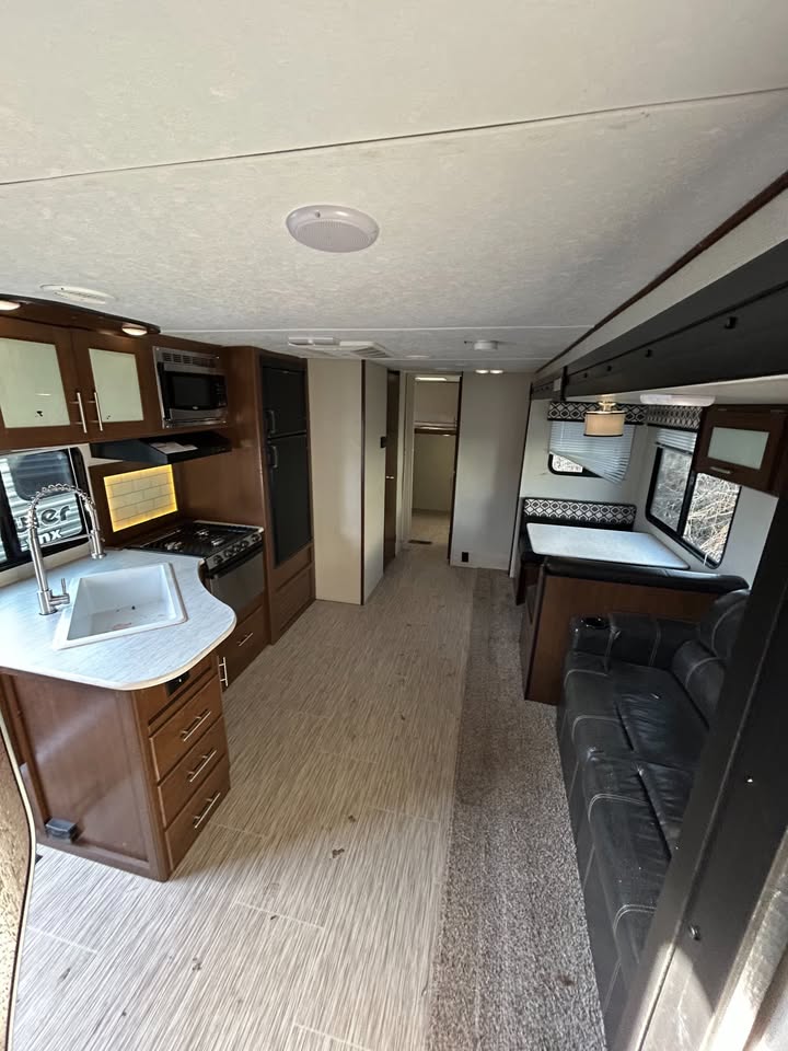 #8234 | 2018 Prime Time Avenger 29RBS Travel Trailer