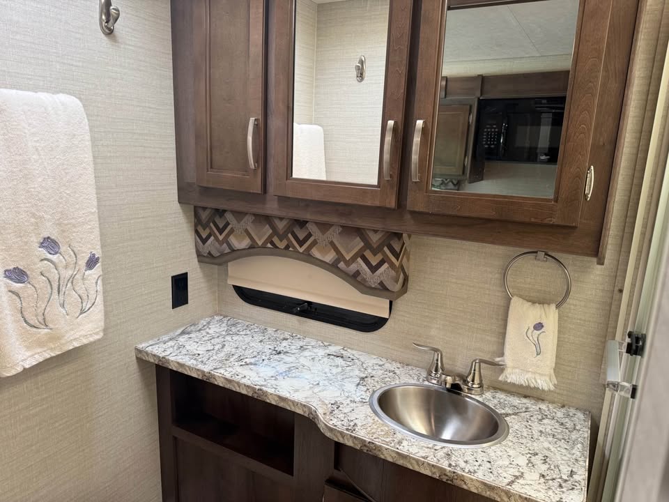 #C7201 | 2019 JAYCO Alante 29S Class A Motorhome