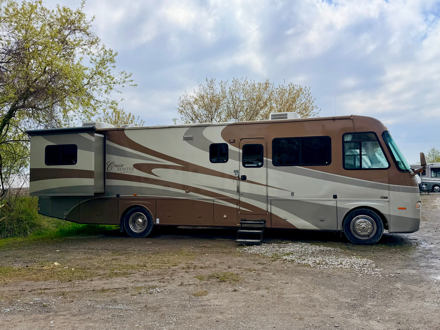 #8242 | 2004 Georgie Boy Cruise Master Class A Motorhome