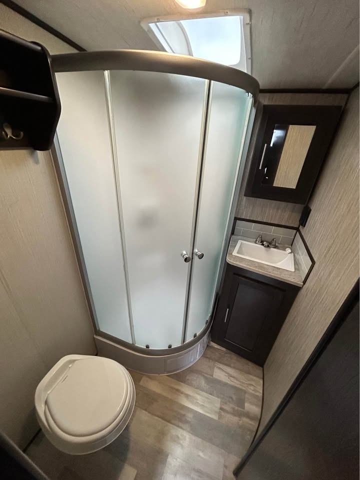 #8112 | 2018 Heartland Fun Finder 21RB Travel Trailer