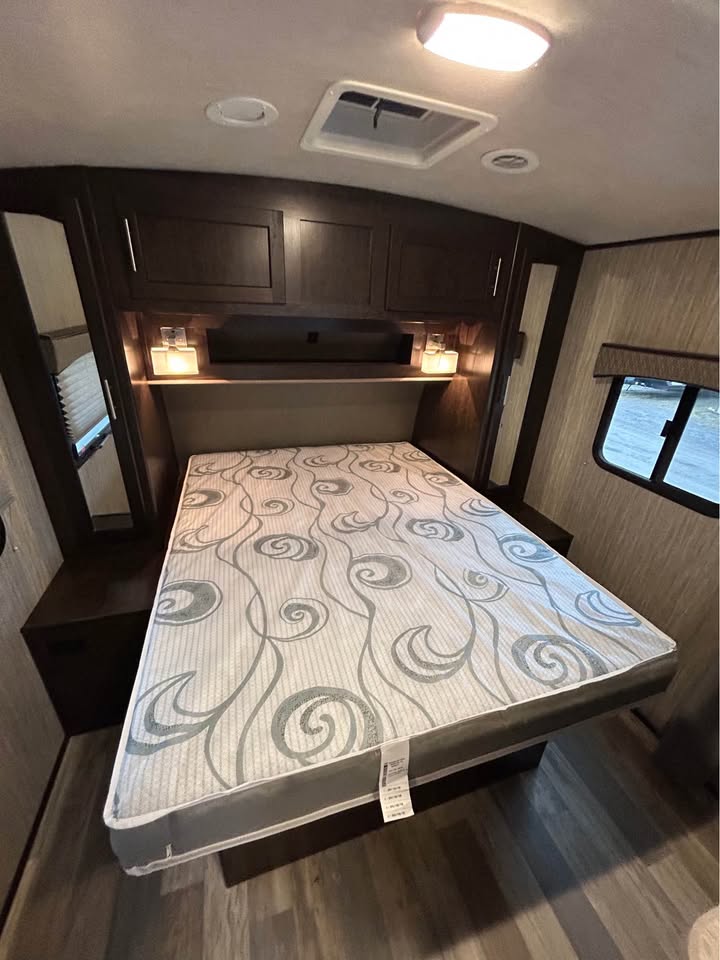 #8112 | 2018 Heartland Fun Finder 21RB Travel Trailer