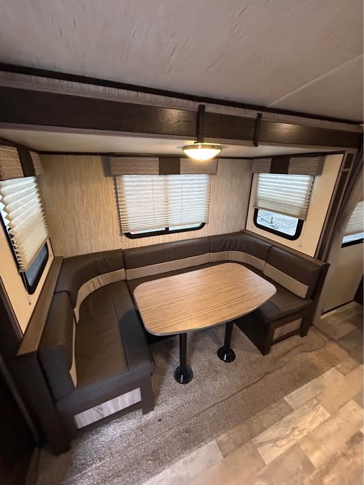 #8112 | 2018 Heartland Fun Finder 21RB Travel Trailer