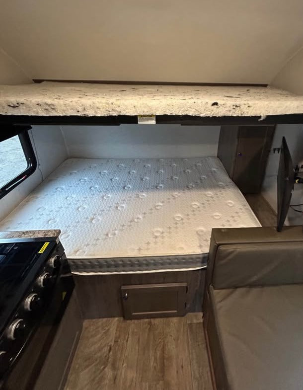 #8119 | 2024 SUNSET PARK SUNLITE 16BH