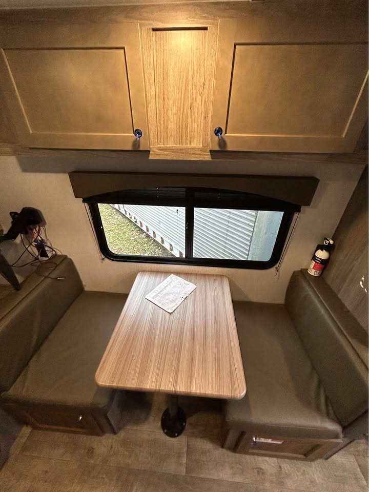 #8119 | 2024 SUNSET PARK SUNLITE 16BH