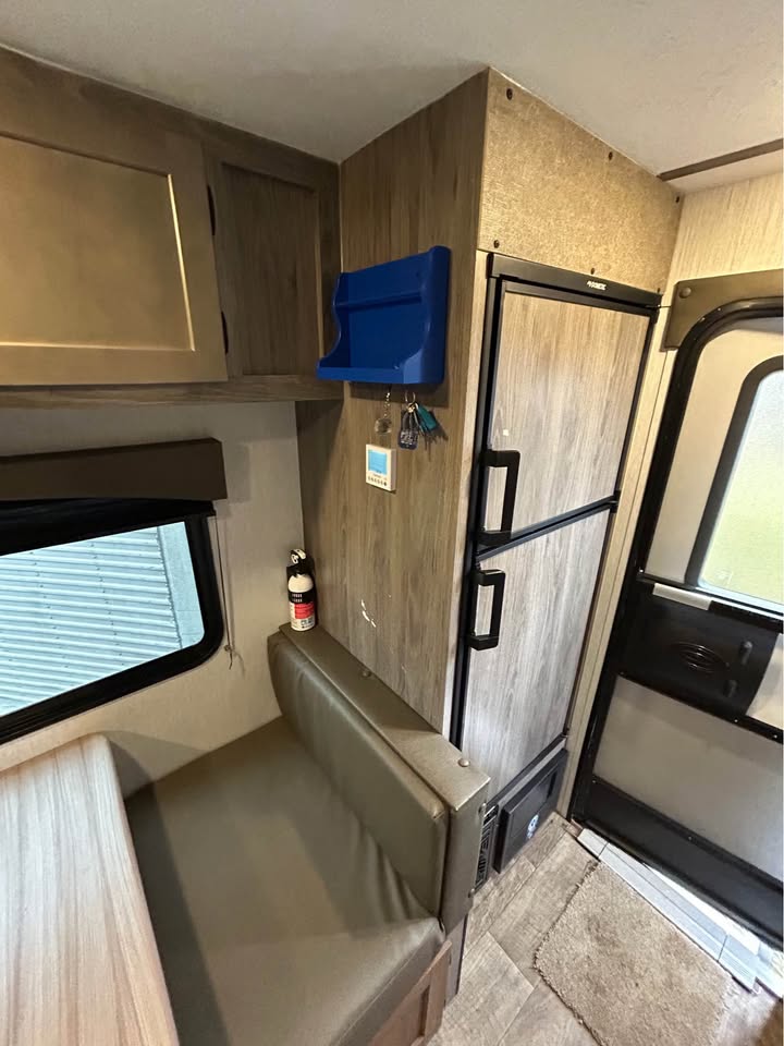 #8119 | 2024 SUNSET PARK SUNLITE 16BH