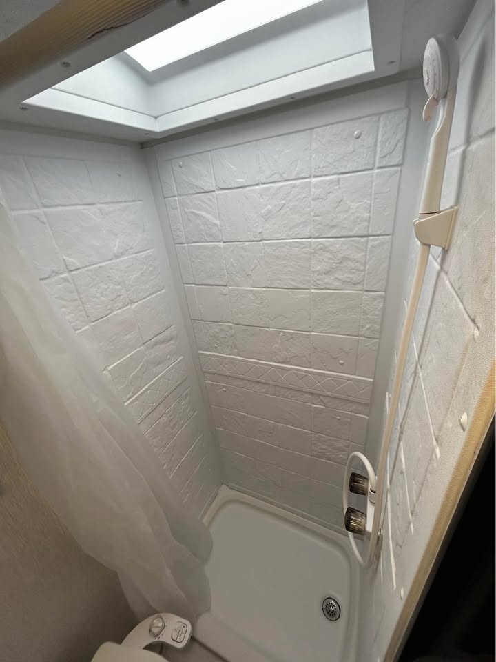 #8119 | 2024 SUNSET PARK SUNLITE 16BH