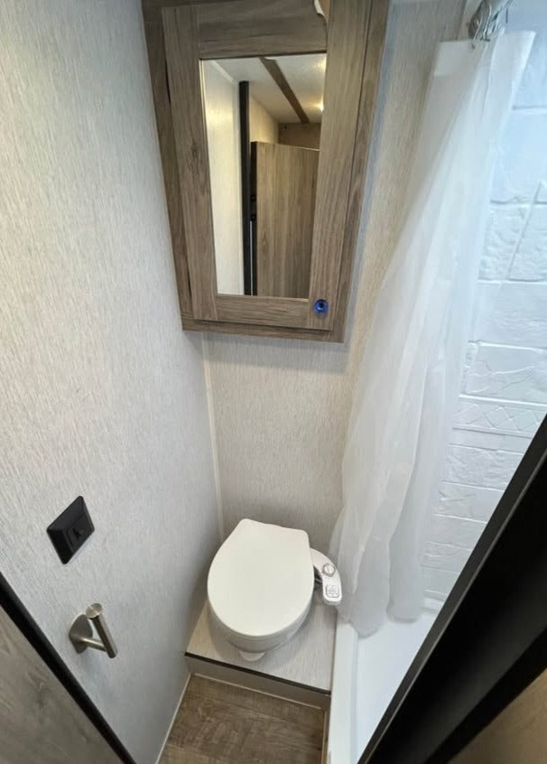 #8119 | 2024 SUNSET PARK SUNLITE 16BH