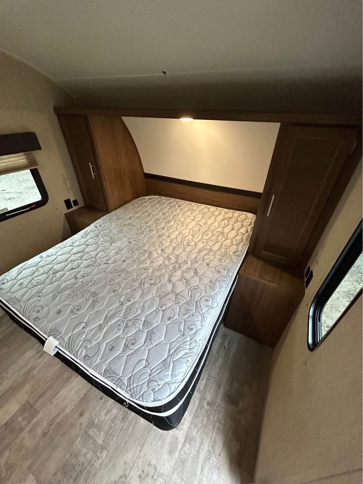 #8120 | 2020 Gulf Stream Innsbruck 189DD Travel Trailer