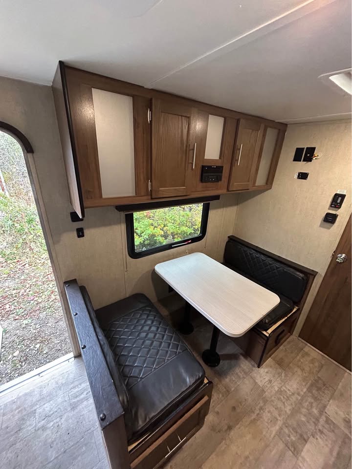 #8120 | 2020 Gulf Stream Innsbruck 189DD Travel Trailer